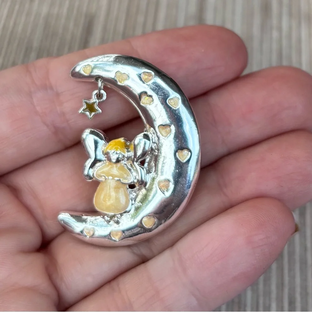 Vintage Brooch Lot of 10 – 1970s–1990s Enamel, Glass, Pearl & Marcasite Pins